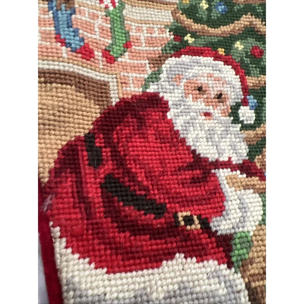 CHRISTMAS NEEDLEPOINT SANTA‎ 18